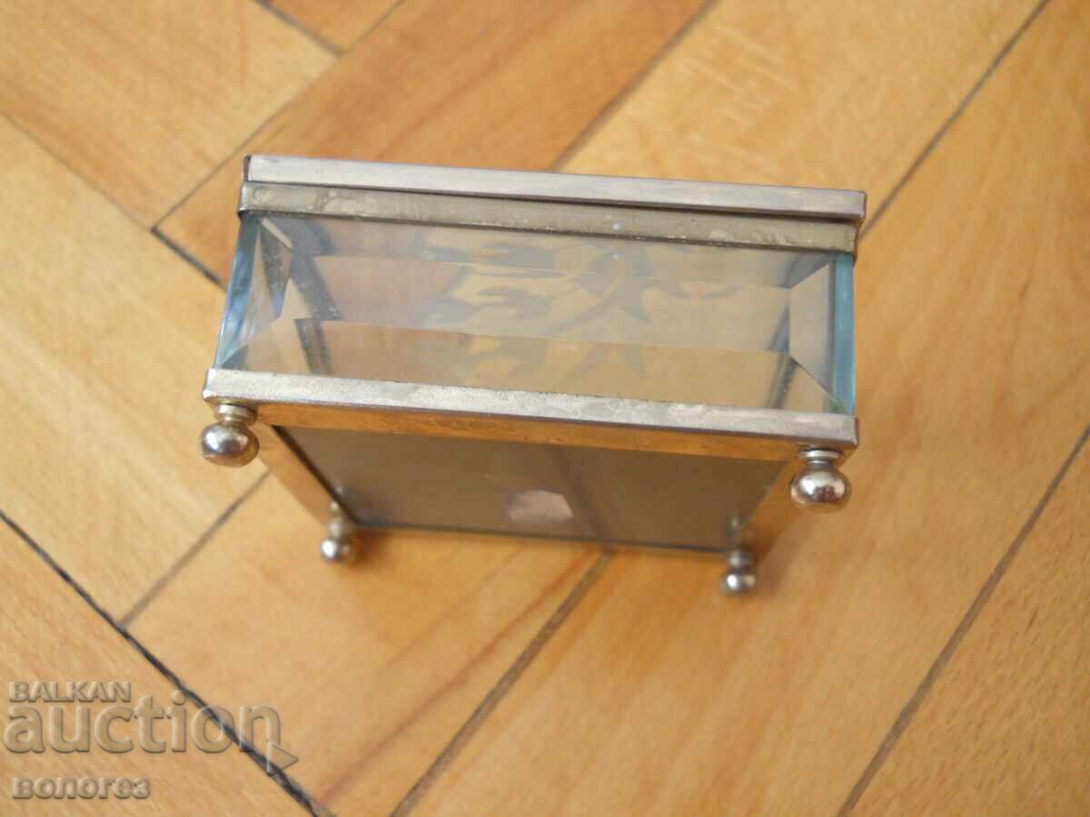 Auction  Antique faceted engraved glass jewelry box