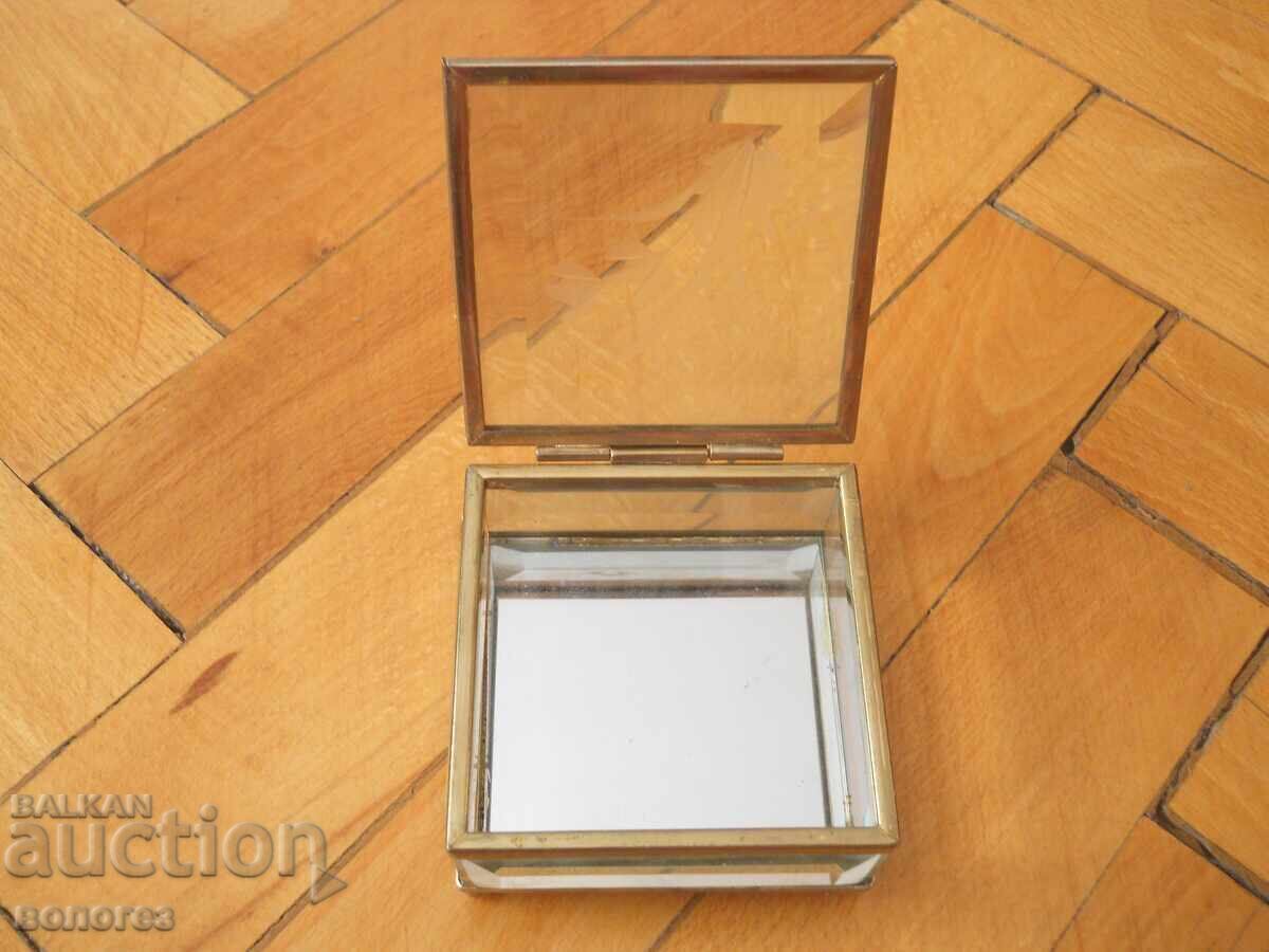 Delivery of Antique faceted engraved glass jewelry box