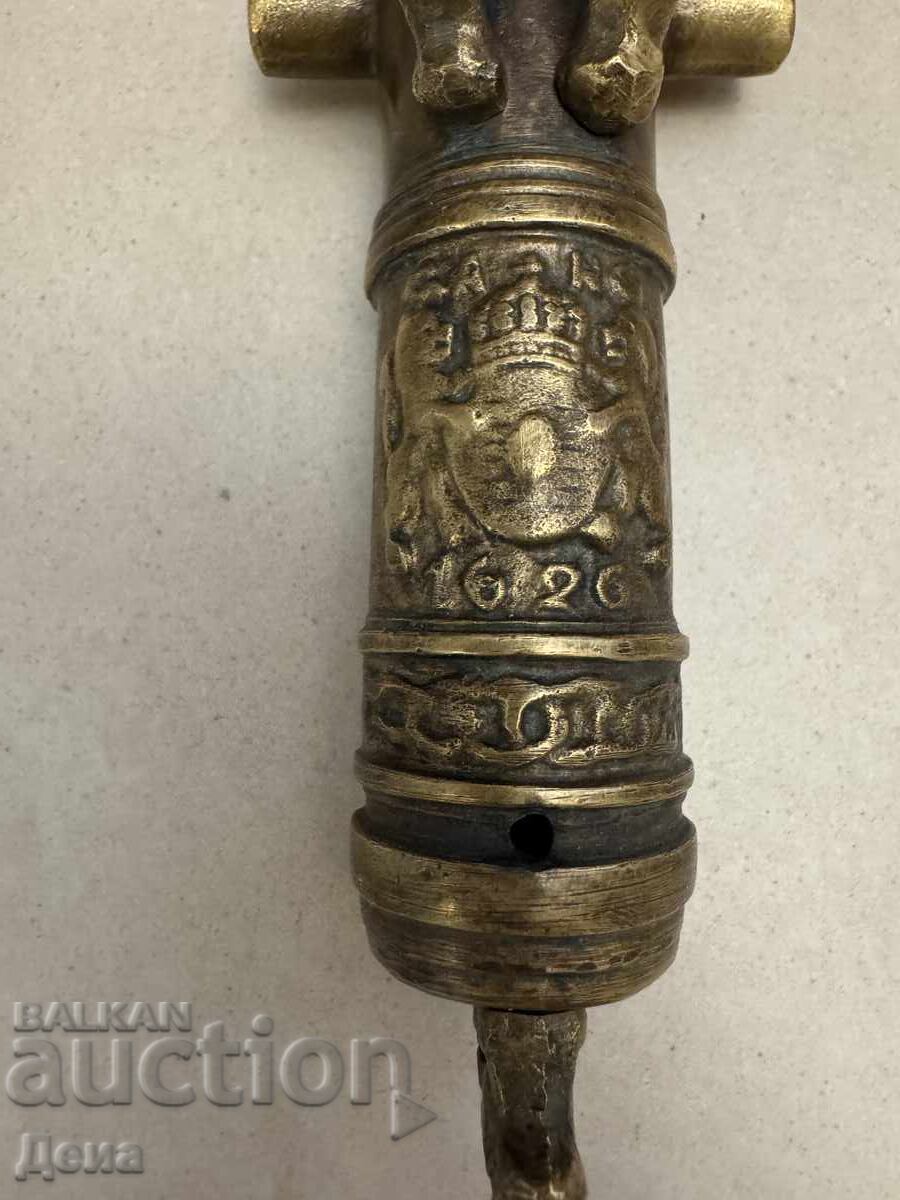 Livrarea Sculptură din alamă - tun Livrarea Sculptură din alamă - tun