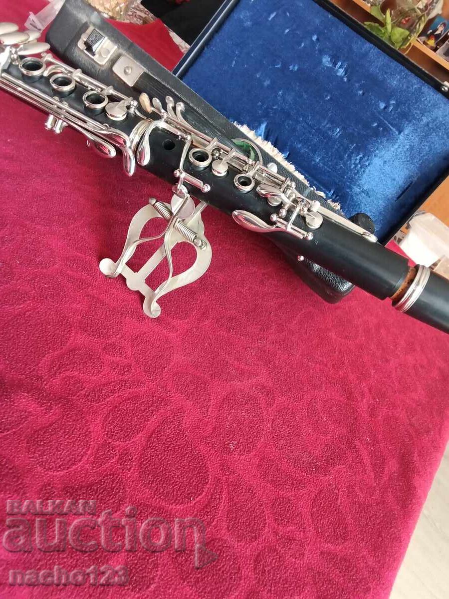 Τσέχικο κλαρινέτο B&H-400 εξαιρετικό όργανο με τιμή 250.00 BGN | € 127.82