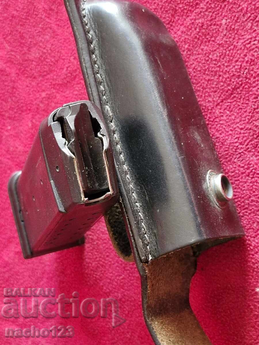 Livrarea Încărcător pentru Glock 19 cu toc Livrarea Încărcător pentru Glock 19 cu toc