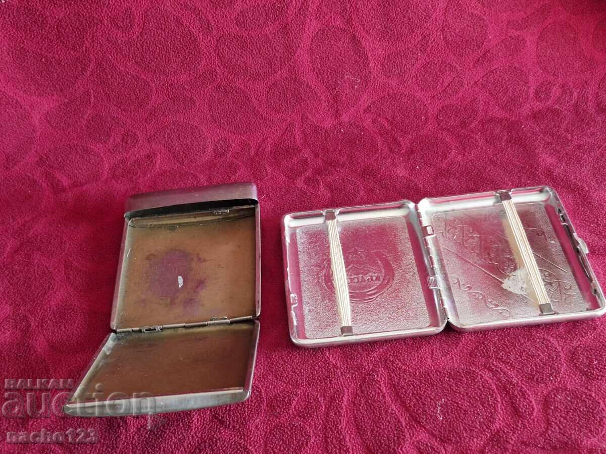 Auction  Snuffboxes - 2 pieces