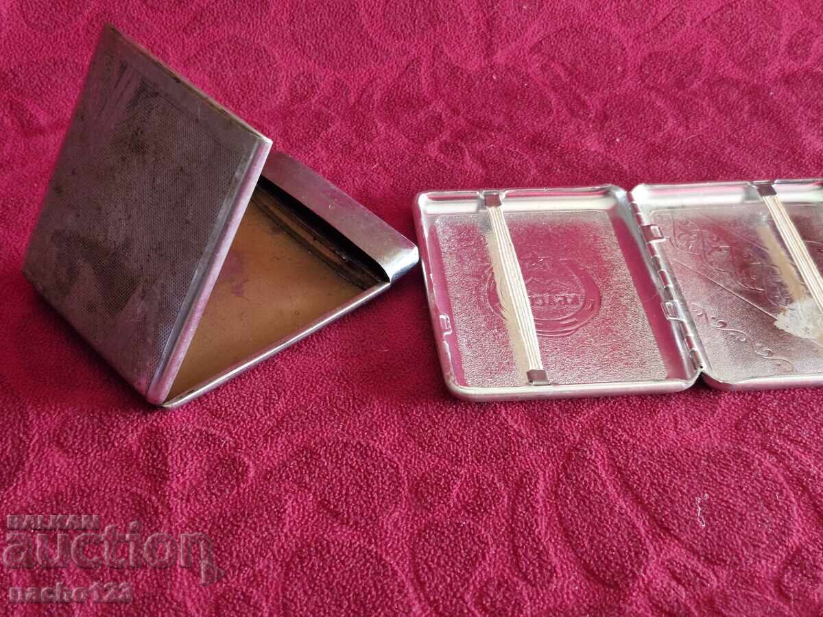 Delivery of Snuffboxes - 2 pieces