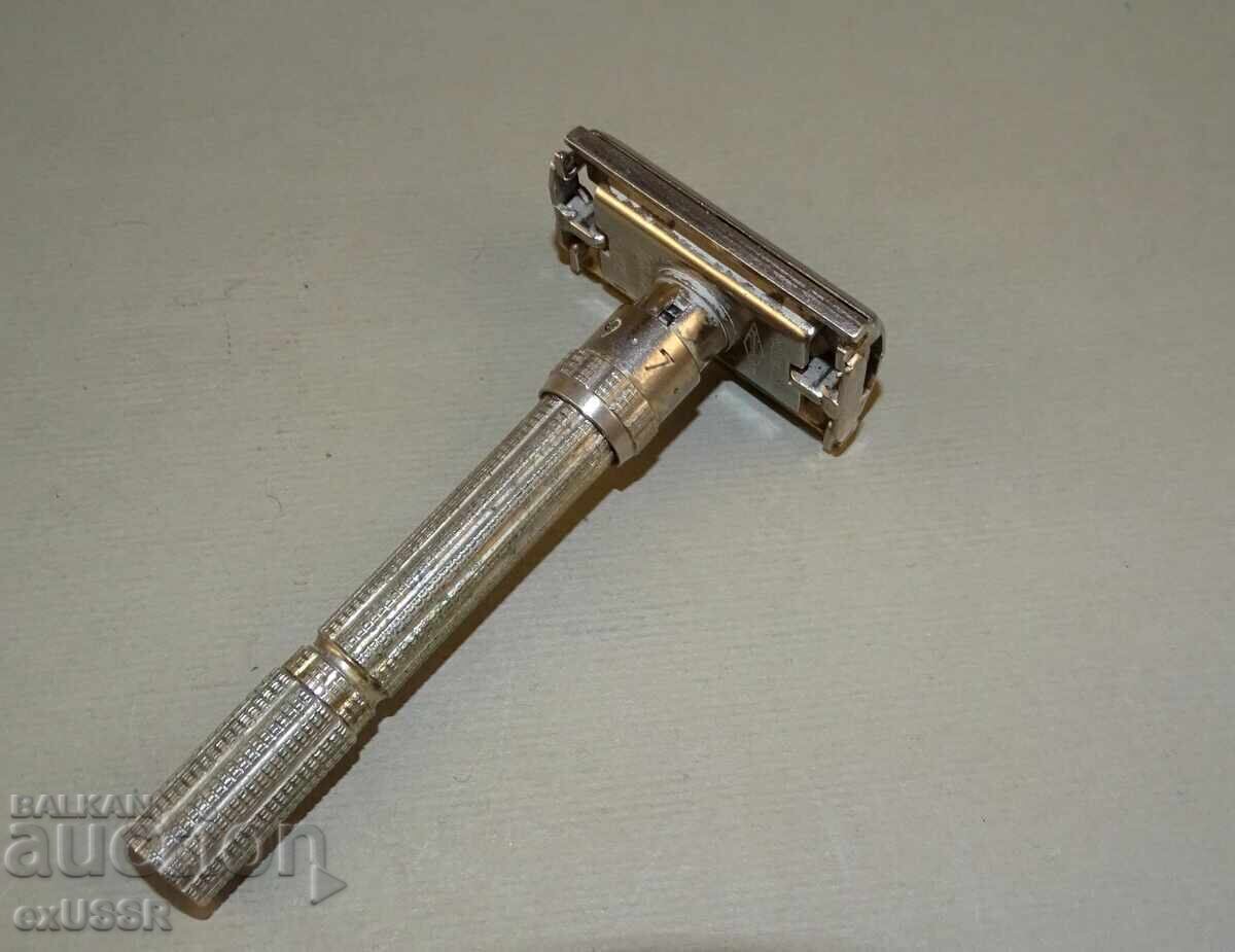 Vechi aparat de ras Gillette 1966 cu preț € 10.00 | 19.56 BGN