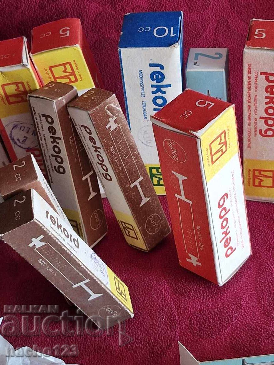 Παράδοση Παρτίδα παλιών γυάλινων συριγγών - καινούργιες Παράδοση Παρτίδα παλιών γυάλινων συριγγών - καινούργιες