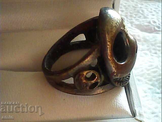 ένα δαχτυλίδι με τιμή 5.00 BGN | € 2.56