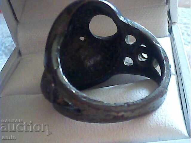 Δημοπρασία ένα δαχτυλίδι