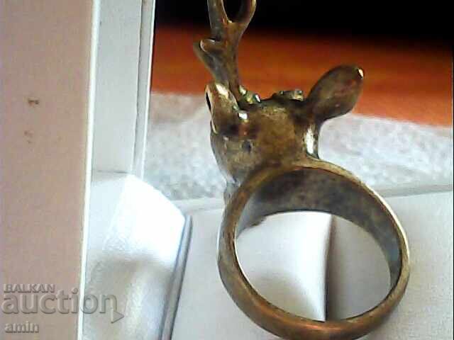 Δημοπρασία ένα δαχτυλίδι