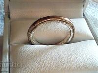 ένα δαχτυλίδι