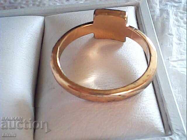 Δημοπρασία ένα δαχτυλίδι Δημοπρασία ένα δαχτυλίδι