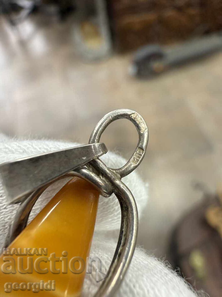 Ασημένιο μενταγιόν με κεχριμπάρι αυγού. Νο. 7661 - 6