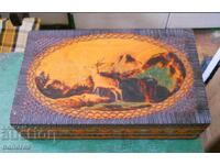 Стара дървена пирографирана кутия за бижута