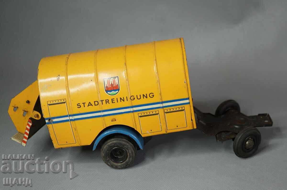 Стара Немска Метлна играчка модел камион за боклук с цена 10.35 лв. | € 5.29
