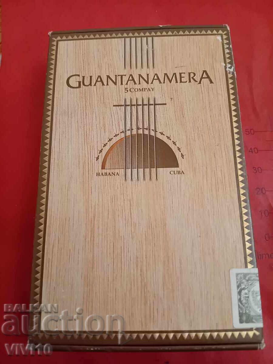 Cutie veche de țigări de foi