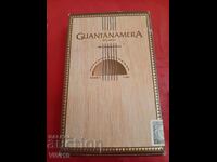 Cutie veche de țigări de foi