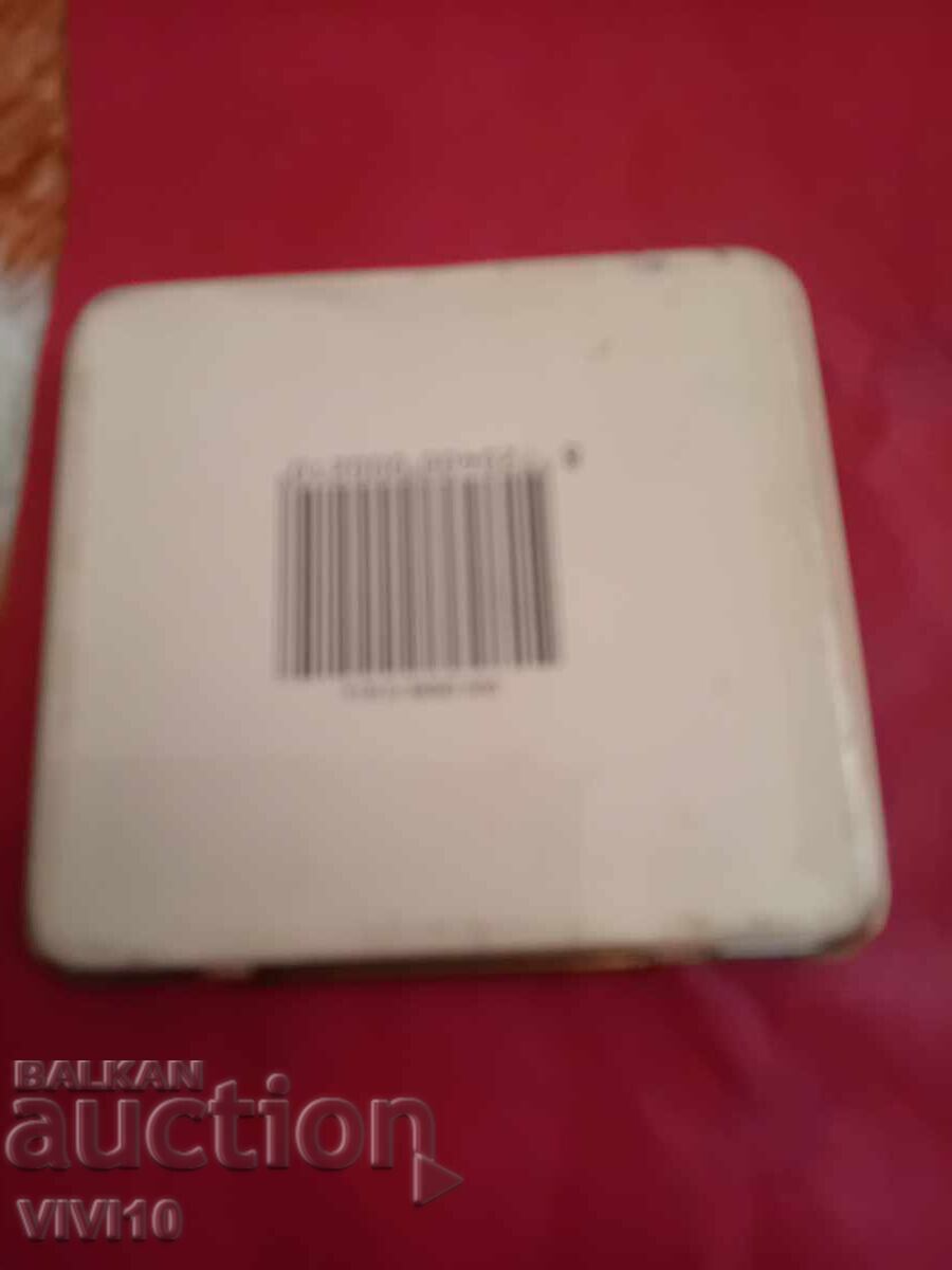 Παλιό μεταλλικό κουτί τσιγάρων με τιμή 10.00 BGN | € 5.11