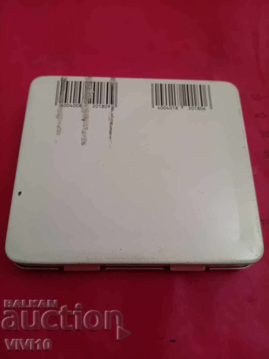 Παλιό μεταλλικό κουτί τσιγάρων με τιμή 15.00 BGN | € 7.67