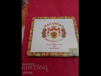 Παλιό μεταλλικό κουτί τσιγάρων