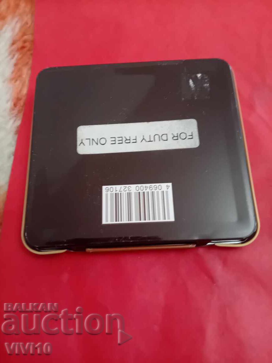 Παλιό μεταλλικό κουτί τσιγάρων με τιμή 10.00 BGN | € 5.11