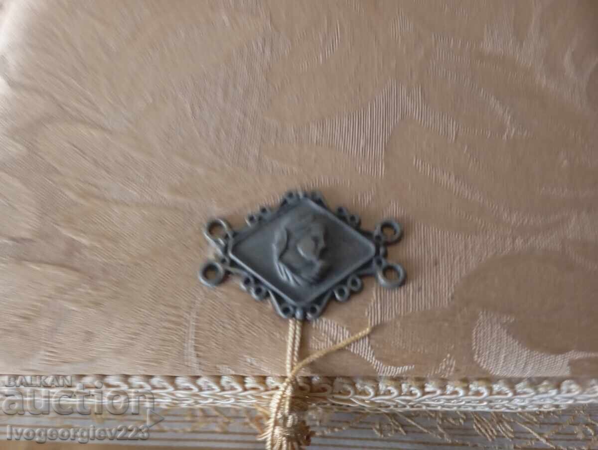 Vintage box with price 30.00 BGN | € 15.34