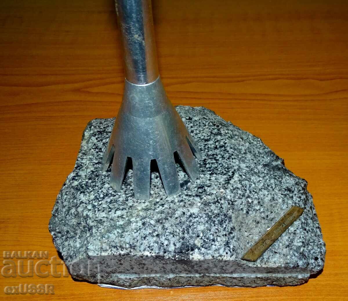 Аукцион ТВ кула Останкино Москва фигура модел 50см Аукцион ТВ кула Останкино Москва фигура модел 50см