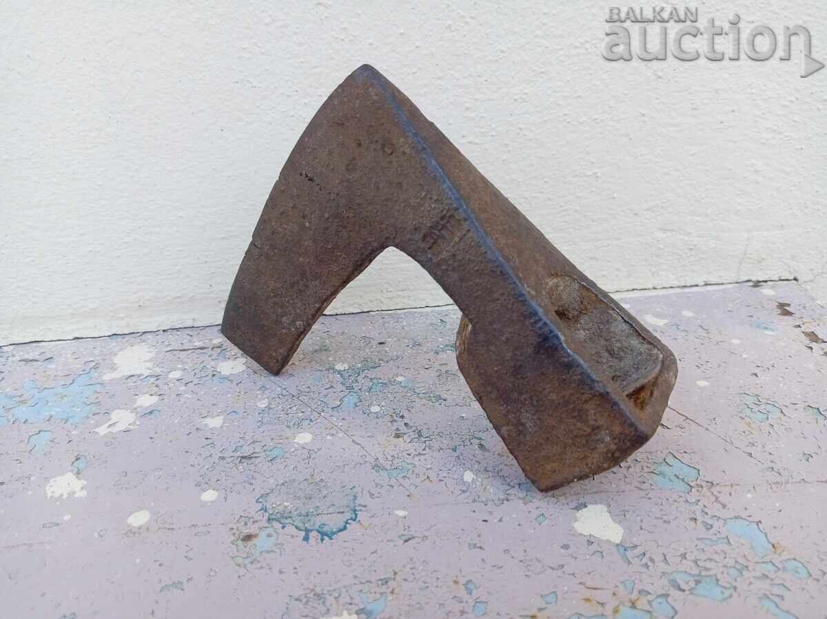 Topor mic vechi, marcaj AKB - 5 Topor mic vechi, marcaj AKB - 5