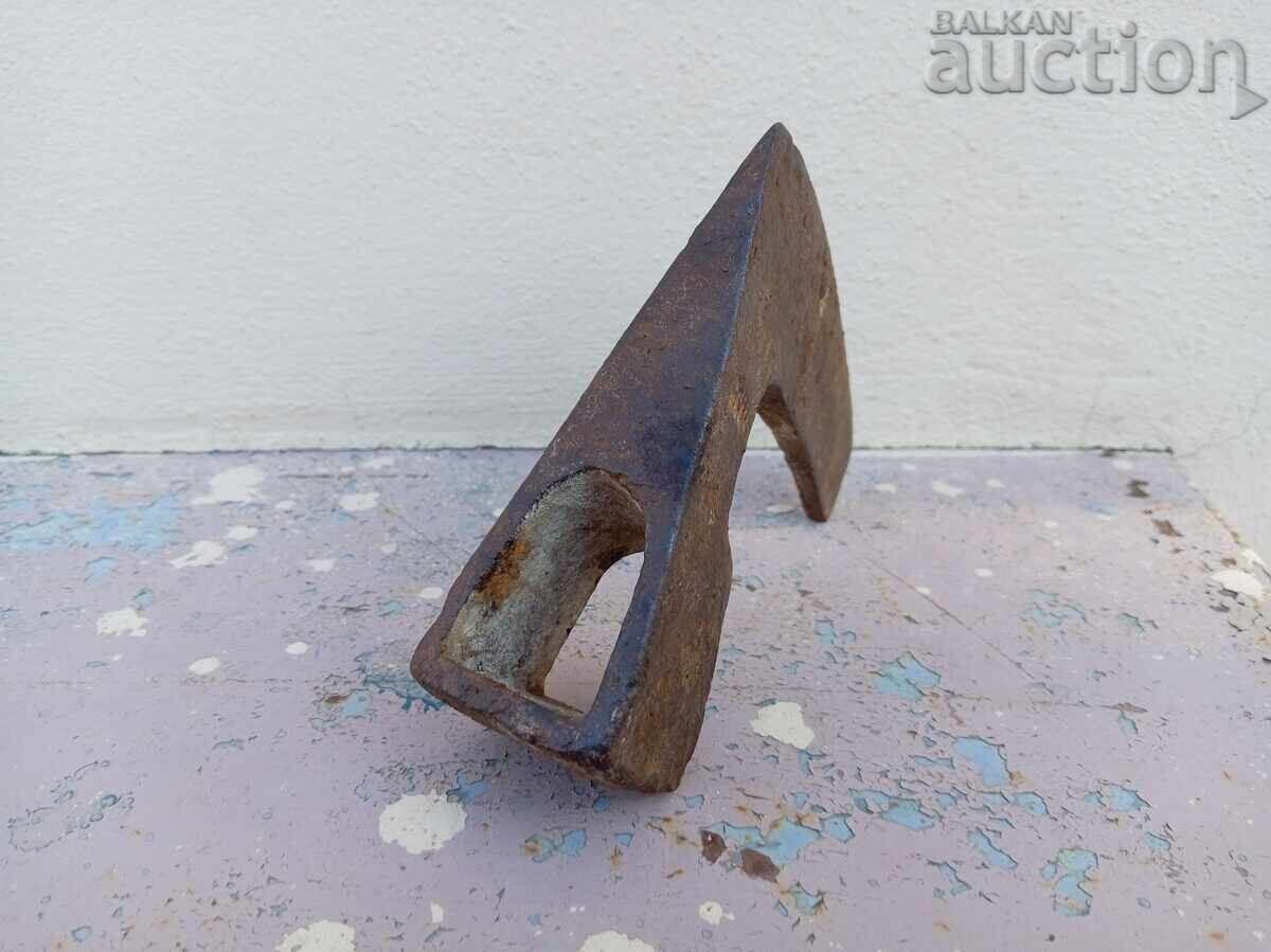 Topor mic vechi, marcaj AKB - 6 Topor mic vechi, marcaj AKB - 6