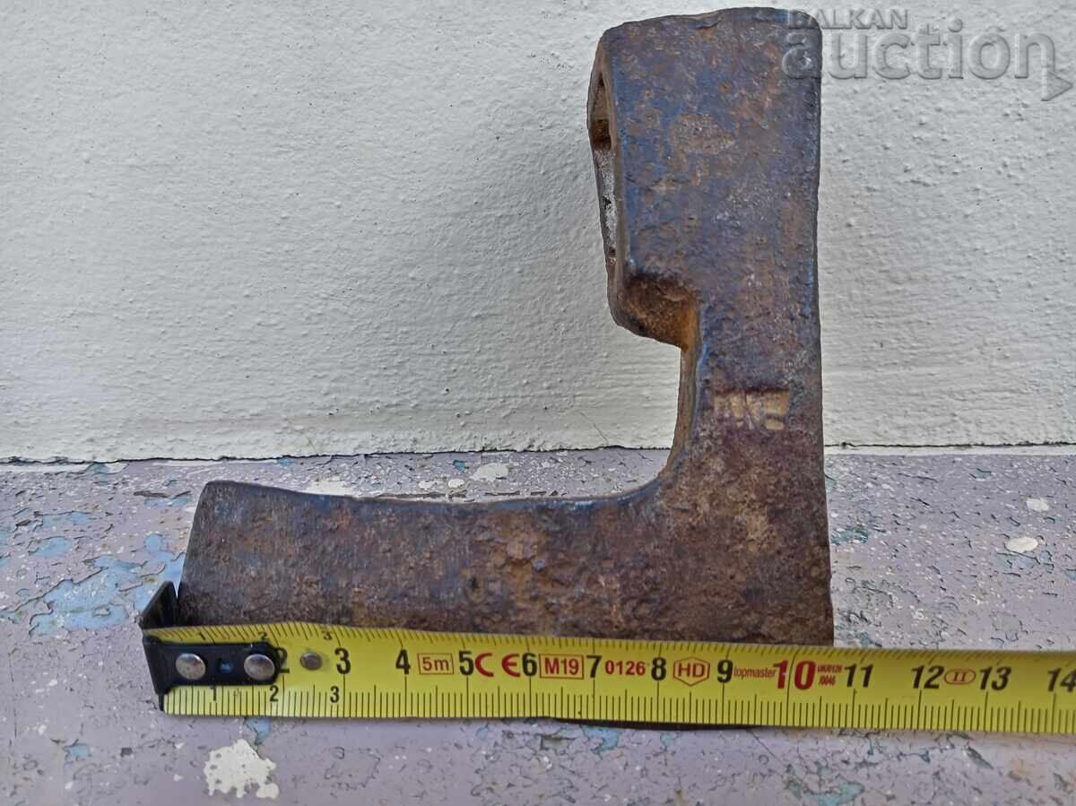 Topor mic vechi, marcaj AKB - 7 Topor mic vechi, marcaj AKB - 7