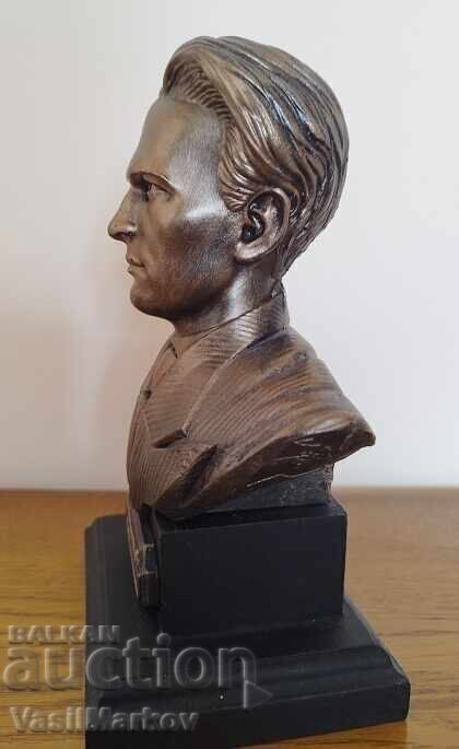 Παράδοση Προτομή του Nikola Vaptsarov