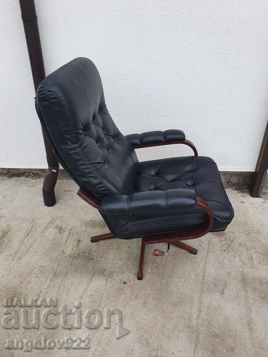 Красив фотьойл с естествена кожа!!! - 5