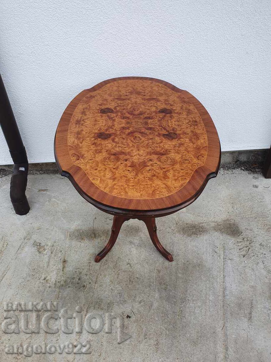Licitație Masă vintage frumoasă din lemn cu intarsii!!! Licitație Masă vintage frumoasă din lemn cu intarsii!!!