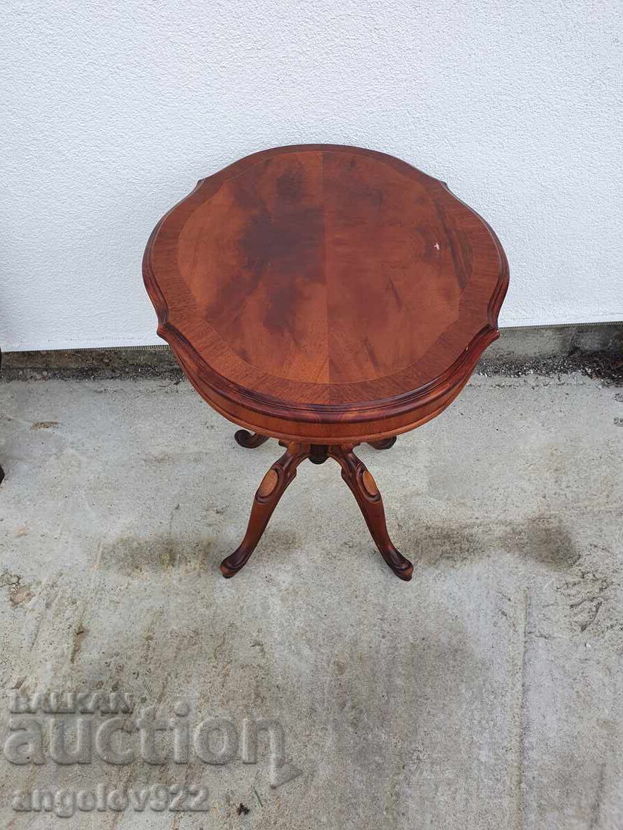 Licitație Măsuță de lemn vintage frumoasă, masivă!!!