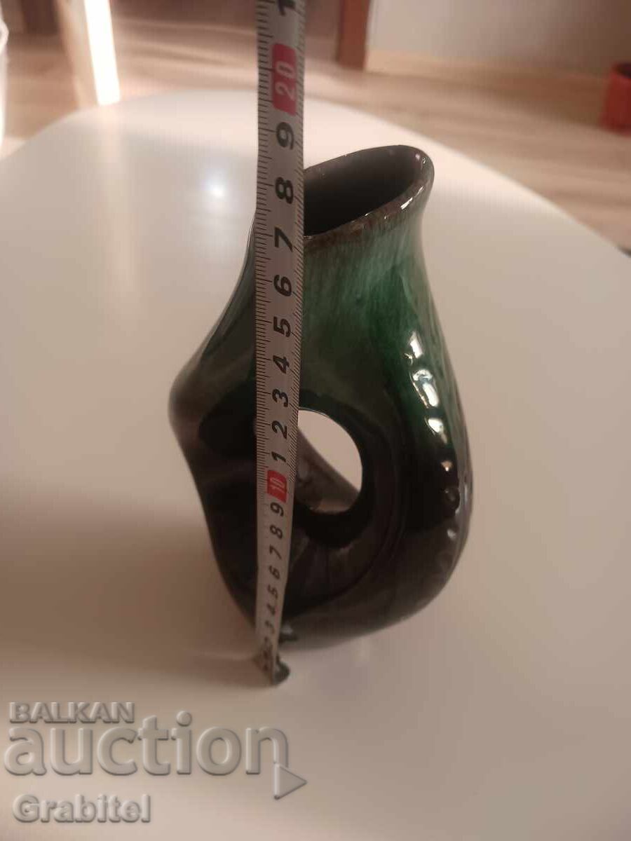 Auction Ceramic vase Auction Ceramic vase