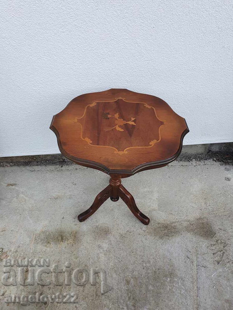 Licitație Măsuță de lemn vintage frumoasă cu intarsie!!!