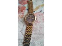 Кварцов часовник Astron