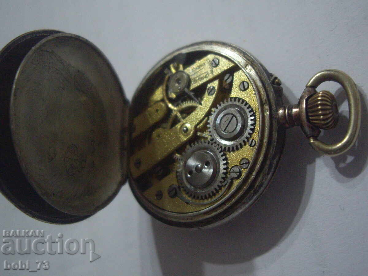 Παράδοση Μικρό παλιό ασημένιο ρολόι τσέπης