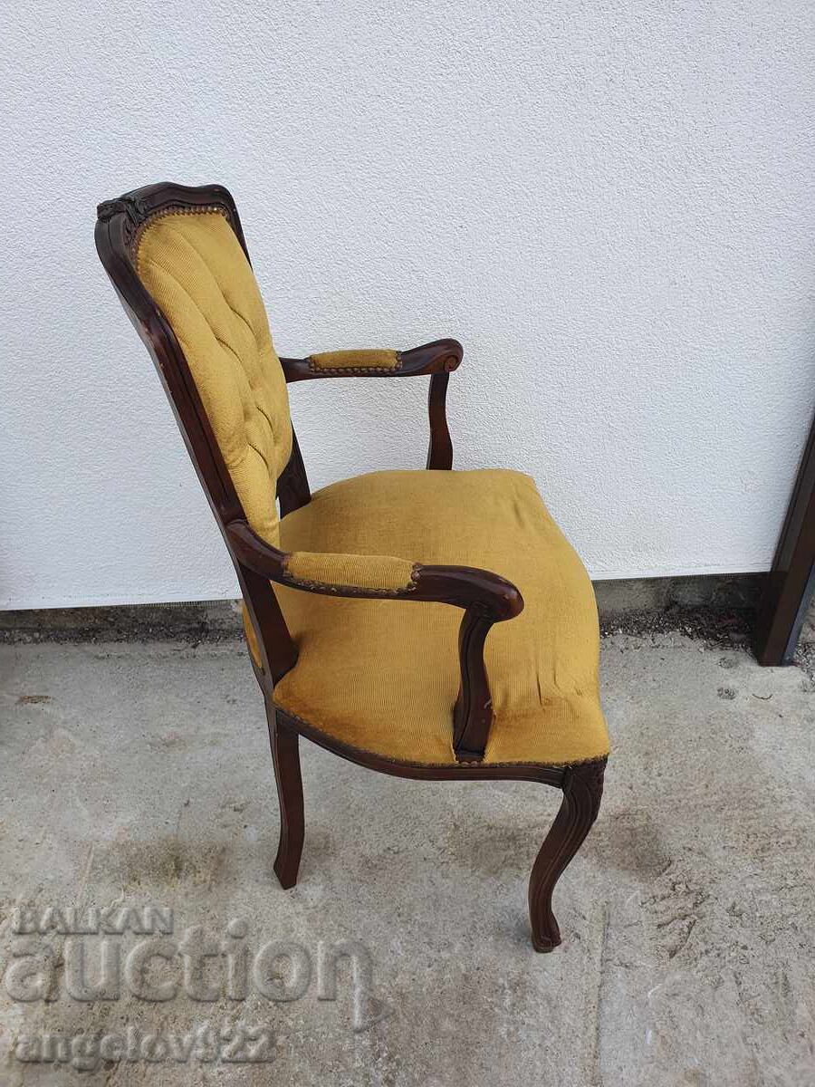 Аукцион Красив винтидж дървен стол масив!!! Аукцион Красив винтидж дървен стол масив!!!