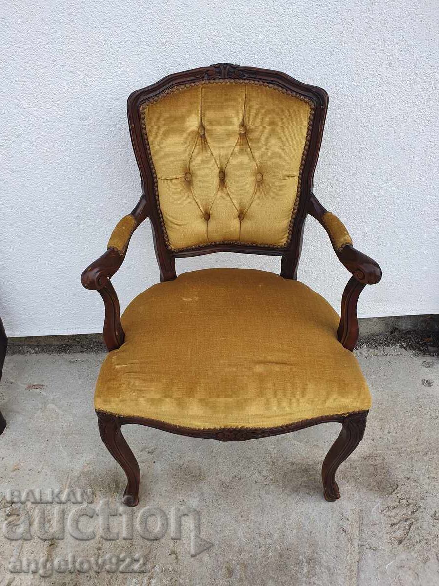 Красив винтидж дървен стол масив!!! Красив винтидж дървен стол масив!!!