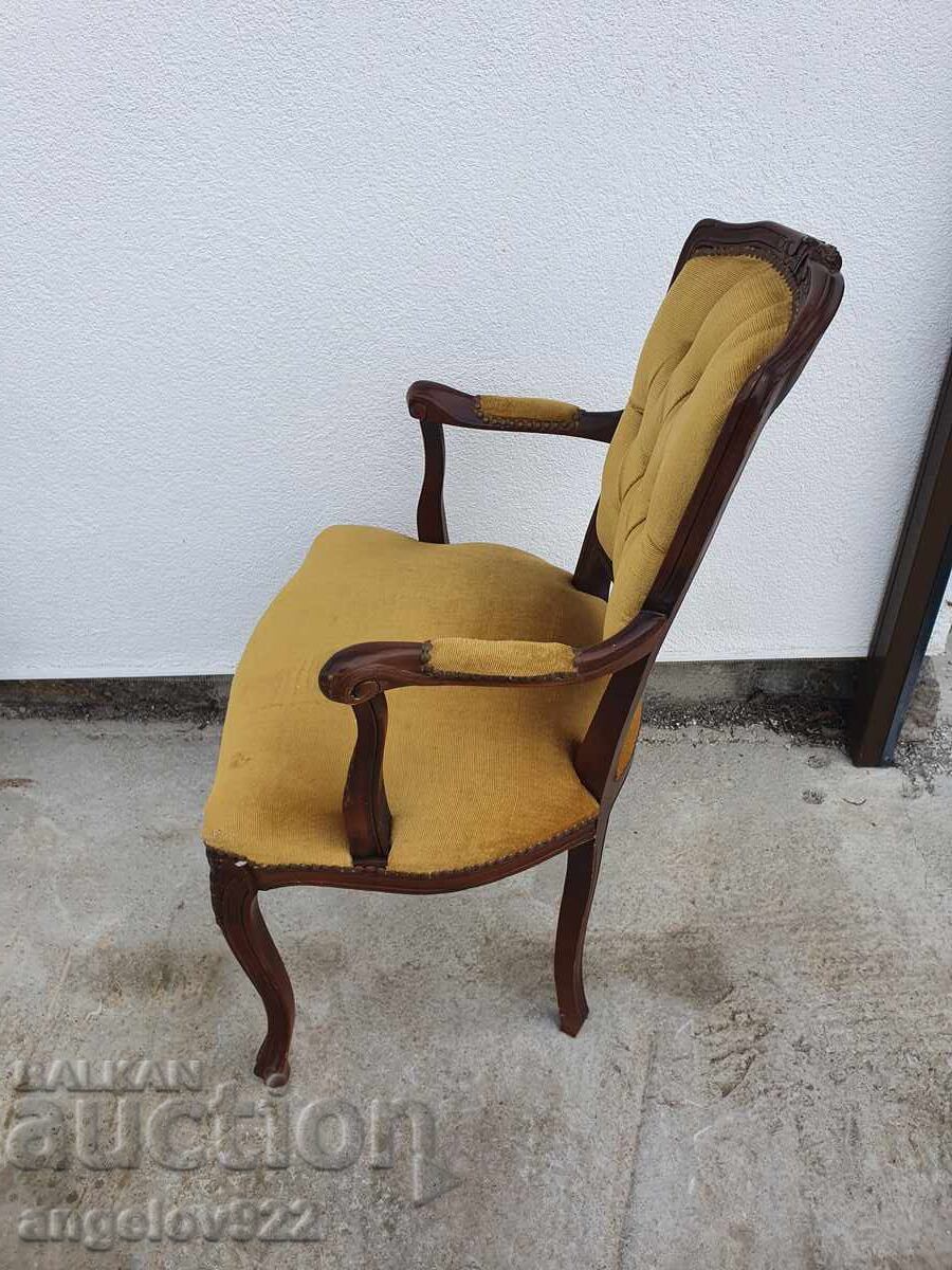 Аукцион Красив винтидж дървен стол масив!!! Аукцион Красив винтидж дървен стол масив!!!