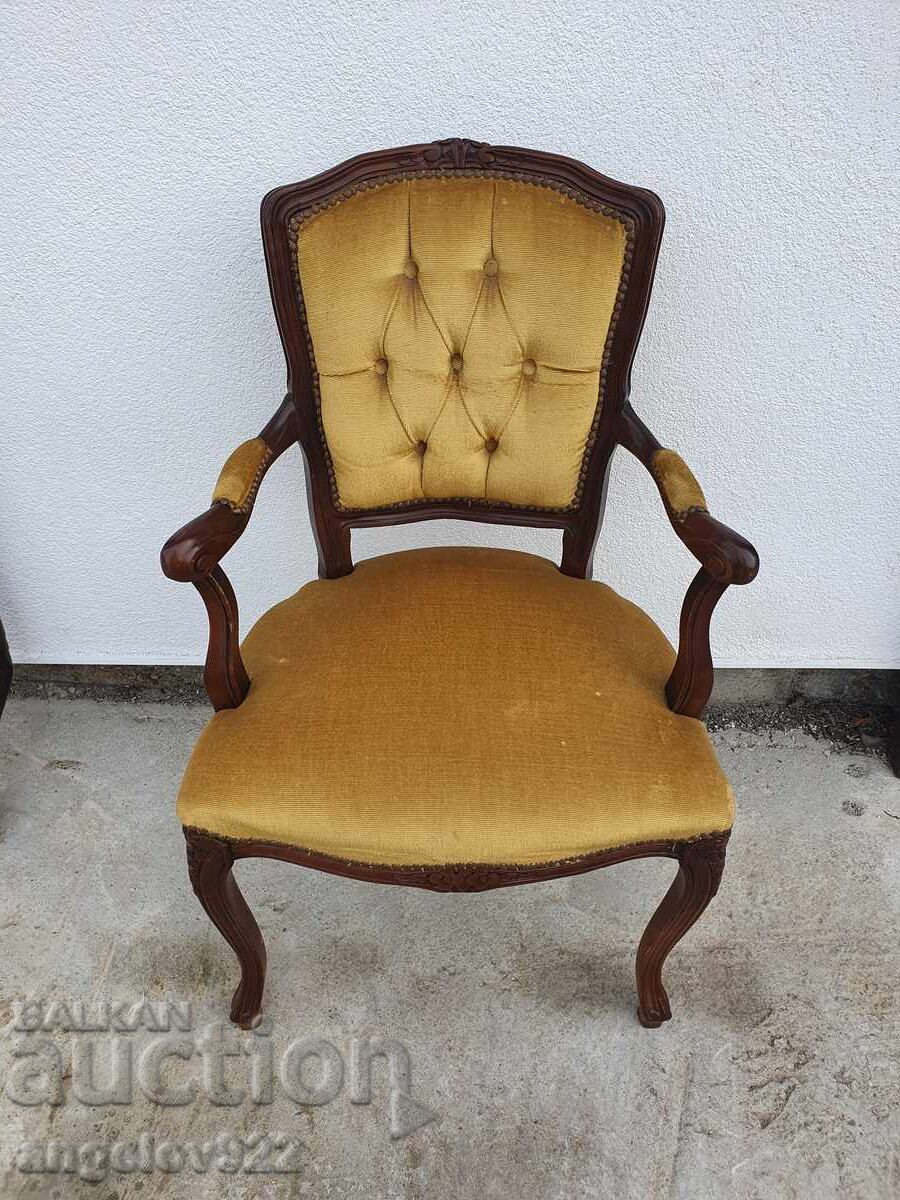 Красив винтидж дървен стол масив!!! Красив винтидж дървен стол масив!!!