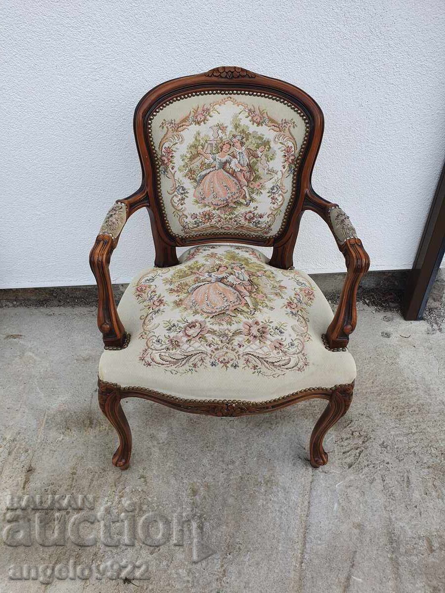 Scaun frumos vintage solid Romeo și Julieta! Scaun frumos vintage solid Romeo și Julieta!