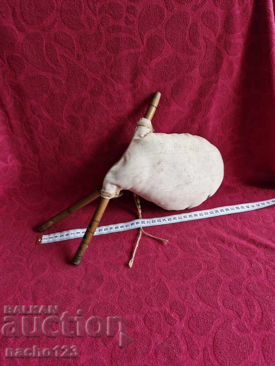 Souvenir - Children's Musical Bagpipe - Plays Souvenir - Children's Musical Bagpipe - Plays