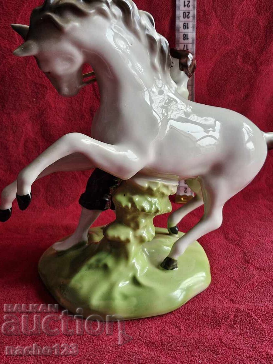 Delivery of Old porcelain figure - 1964 Delivery of Old porcelain figure - 1964