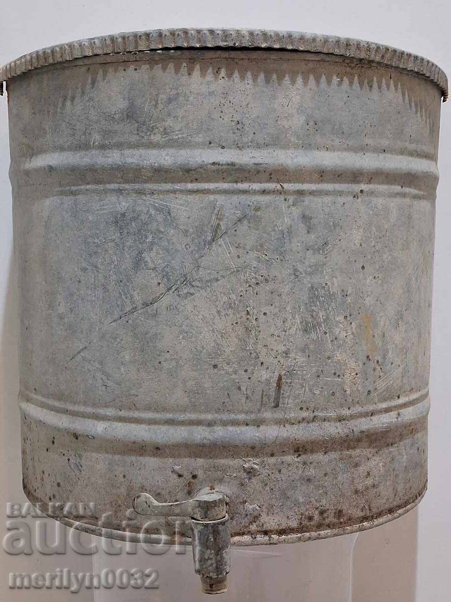 Умивалник, селска мивка, резорвоар за вода