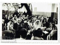 МАЛКА СТАРА СНИМКА ВАРНА ВОЕНЕН ОФИЦЕР СВАТБА ЦЪРКВА Е623