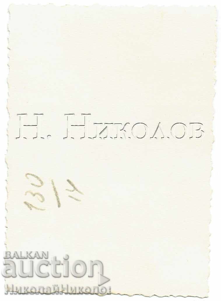 MICĂ POZĂ VECHE VARNA OFIȚER MILITAR NUNTĂ BISERICĂ E628 cu preț 2.50 BGN | € 1.28