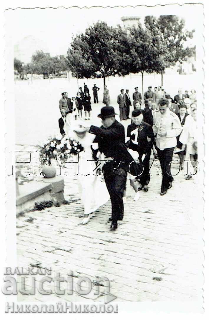 MICĂ POZĂ VECHE VARNA OFIȚER MILITAR NUNTĂ BISERICĂ E629