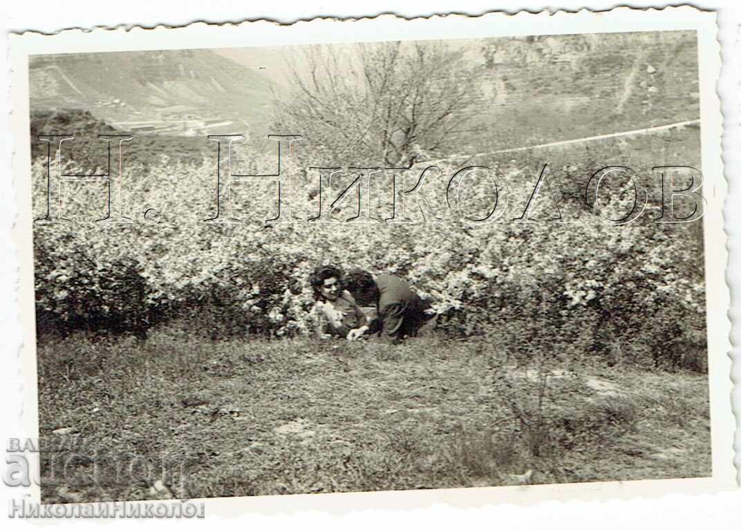 MICĂ POZĂ VECHE OFIȚER MILITAR IEȘIRE CU SOȚIA SA E635 MICĂ POZĂ VECHE OFIȚER MILITAR IEȘIRE CU SOȚIA SA E635