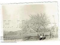 ΜΙΚΡΗ ΠΑΛΙΑ ΦΩΤΟΓΡΑΦΙΑ ΣΤΡΑΤΙΩΤΙΚΟΥ ΑΞΙΩΜΑΤΙΚΟΥ ΜΕ ΤΗ ΣΥΖΥΓΟ ΤΟΥ E636