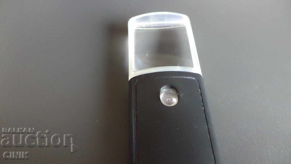 LUPĂ VECHE DE COLECȚIE cu preț 25.00 BGN | € 12.78 LUPĂ VECHE DE COLECȚIE cu preț 25.00 BGN | € 12.78